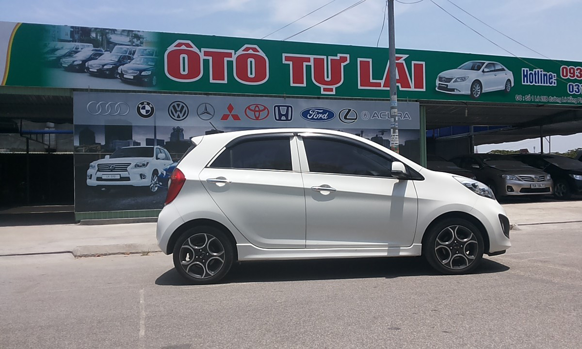 Dịch vụ cho thu&ecirc; xe tự l&aacute;i ng&agrave;y c&agrave;ng nở rộ