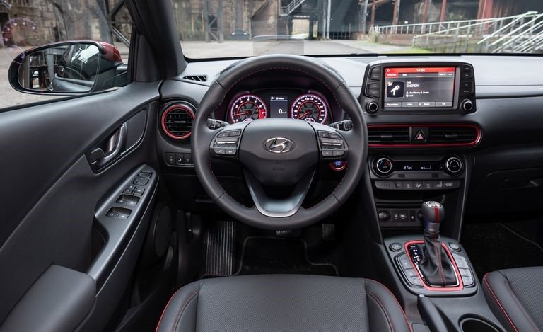 Hyundai Kona Iron Man 2019 đẹp &lsquo;long lanh&rsquo; gi&aacute; hơn 700 triệu được trang bị những g&igrave;?