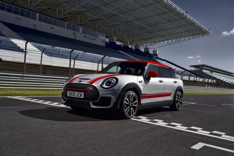 &lsquo;Soi&rsquo; c&ocirc;ng nghệ tr&ecirc;n John Cooper Works Clubman v&agrave; Countryman 2020 vừa được tiết lộ 