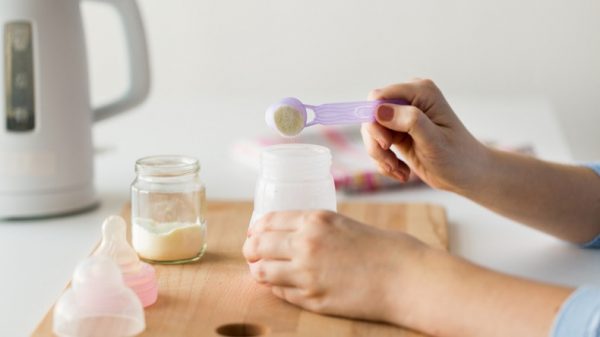 B&eacute; 19 tuổi tử vong do sự bất cẩn m&agrave; nhiều mẹ vẫn thường mắc phải khi pha sữa