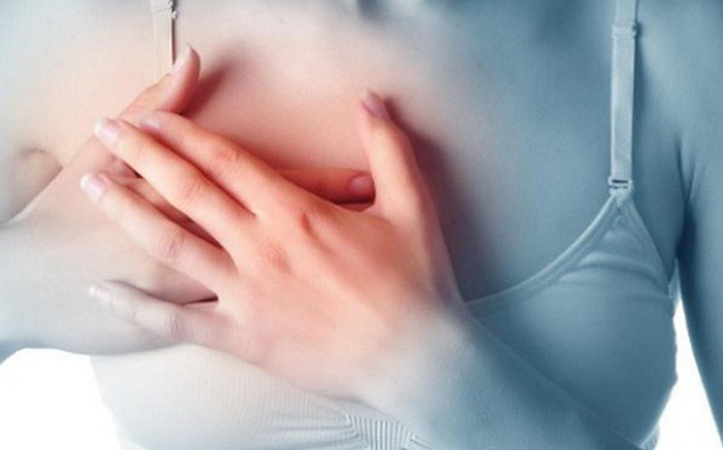 Nguy cơ mắc ung thư v&uacute; từ th&oacute;i quen nhiều phụ nữ vẫn l&agrave;m phải mỗi ng&agrave;y