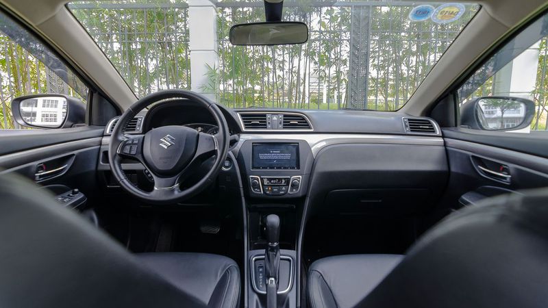 &lsquo;Soi&rsquo; c&ocirc;ng nghệ v&agrave; ứng dụng tr&ecirc;n Suzuki Ciaz 2019 gi&aacute; 499 triệu đồng