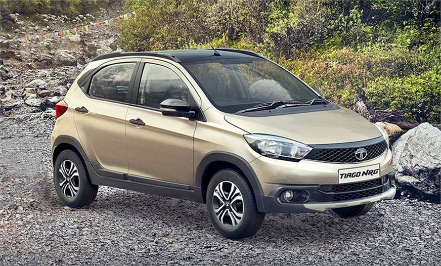 &lsquo;Soi&rsquo; c&ocirc;ng nghệ v&agrave; ứng dụng tr&ecirc;n hatchback vừa ra mắt gi&aacute; hơn 200 triệu đồng