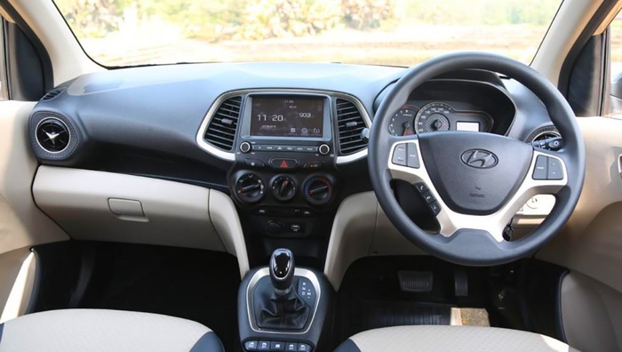 &lsquo;Soi&rsquo; c&ocirc;ng nghệ v&agrave; ứng dụng tr&ecirc;n Hyundai Santro 2019 gi&aacute; rẻ &lsquo;giật m&igrave;nh&rsquo;