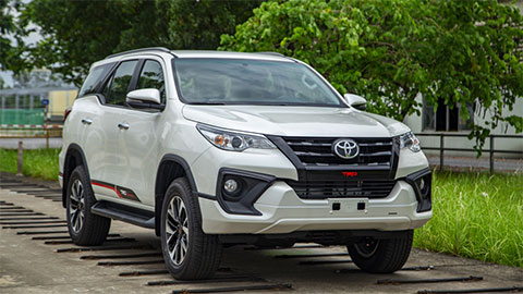 Gi&aacute; b&aacute;n hơn 1,3 tỷ đồng, Toyota Fortuner 2019 được trang bị những t&iacute;nh năng g&igrave;?