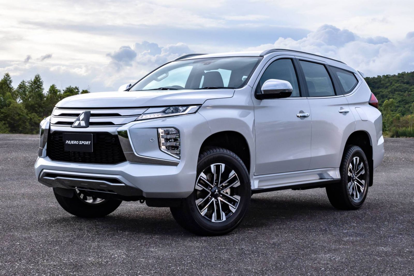 Mitsubishi Pajero Sport 2020 vừa ra mắt c&oacute; g&igrave; đặc biệt?