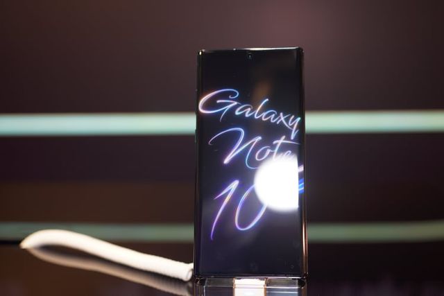 C&oacute; lượng đặt h&agrave;ng cao gấp đ&ocirc;i Note 9, Galaxy Note 10 c&oacute; g&igrave; đặc biệt?