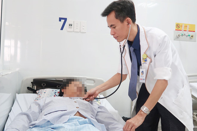 Người đ&agrave;n &ocirc;ng 32 tuổi su&yacute;t mất mạng v&igrave; ăn đu&ocirc;ng dừa