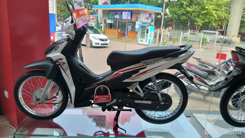 Vừa mở b&aacute;n đ&atilde; &lsquo;đội gi&aacute;&rsquo;, khan h&agrave;ng, Honda Wave RSX 2019 c&oacute; g&igrave; hấp dẫn?
