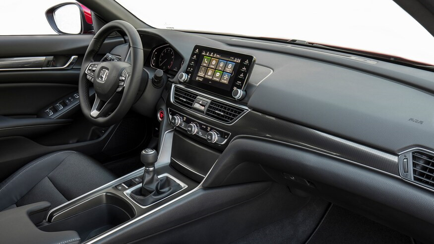Đẹp &lsquo;long lanh&rsquo; gi&aacute; chỉ hơn 500 triệu, Honda Accord 2020 c&oacute; g&igrave; đặc biệt?