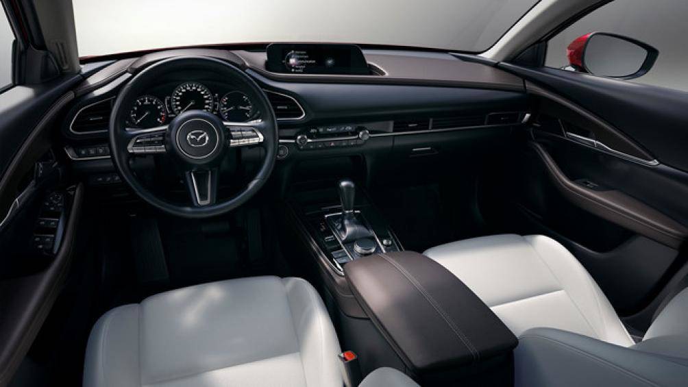 Đẹp &lsquo;long lanh&rsquo; gi&aacute; chỉ hơn 500 triệu, Mazda CX-30 được trang bị những g&igrave;?