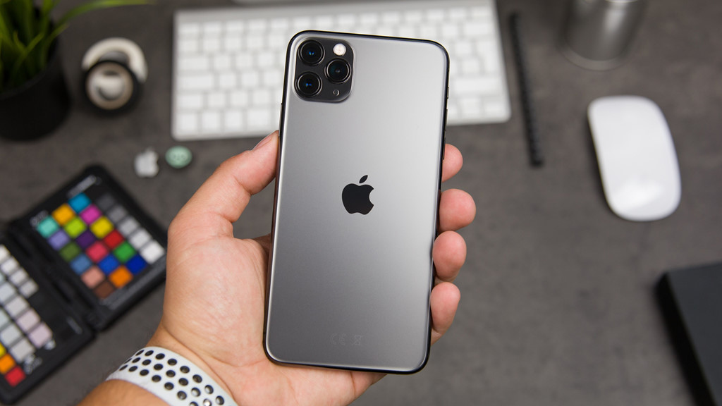 iPhone 11 gi&aacute; giảm &lsquo;kịch s&agrave;n&rsquo;, nhiều cửa h&agrave;ng ngừng kinh doanh