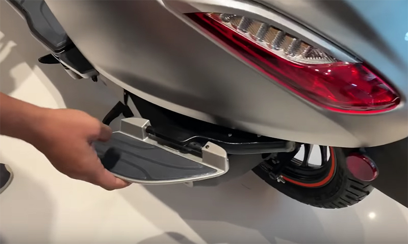 Thiết kế giống Vespa gi&aacute; chỉ 32 triệu, xe điện mới ra n&agrave;y c&oacute; g&igrave; đặc biệt?