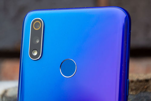 Giảm gi&aacute; về mốc 4 triệu đồng, Realme 3 Pro c&oacute; thực sự hấp dẫn?