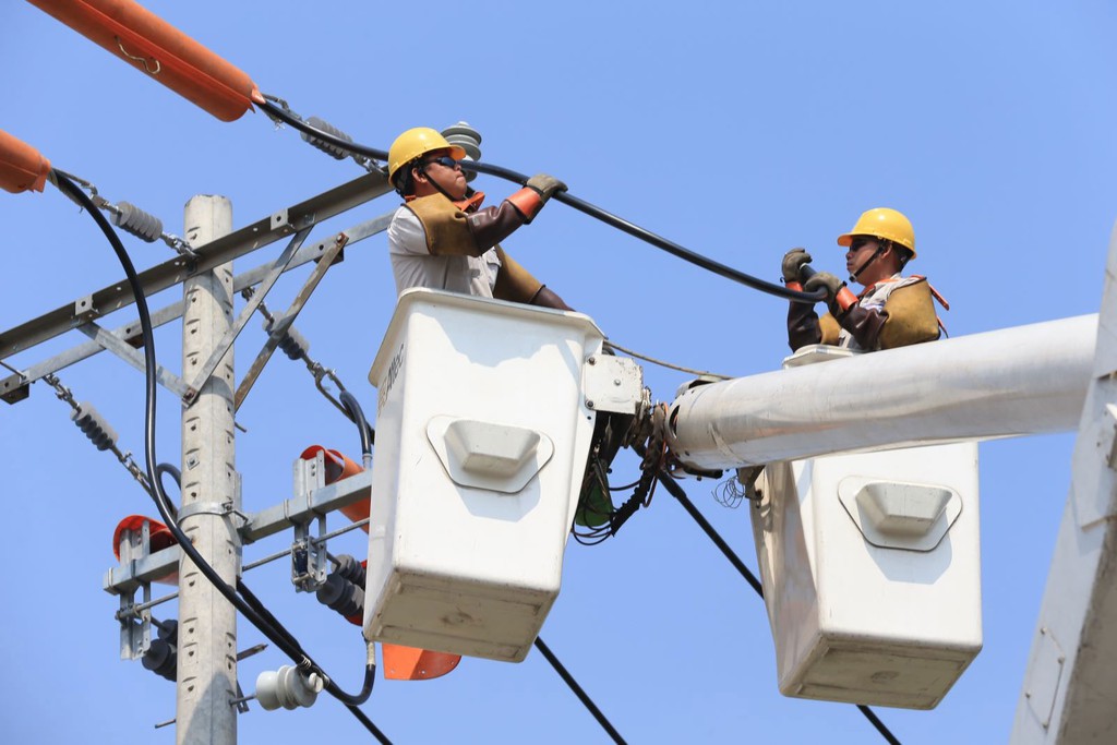 Ứng dụng c&ocirc;ng nghệ sửa chữa điện n&oacute;ng gi&uacute;p giảm thiểu thời gian mất điện
