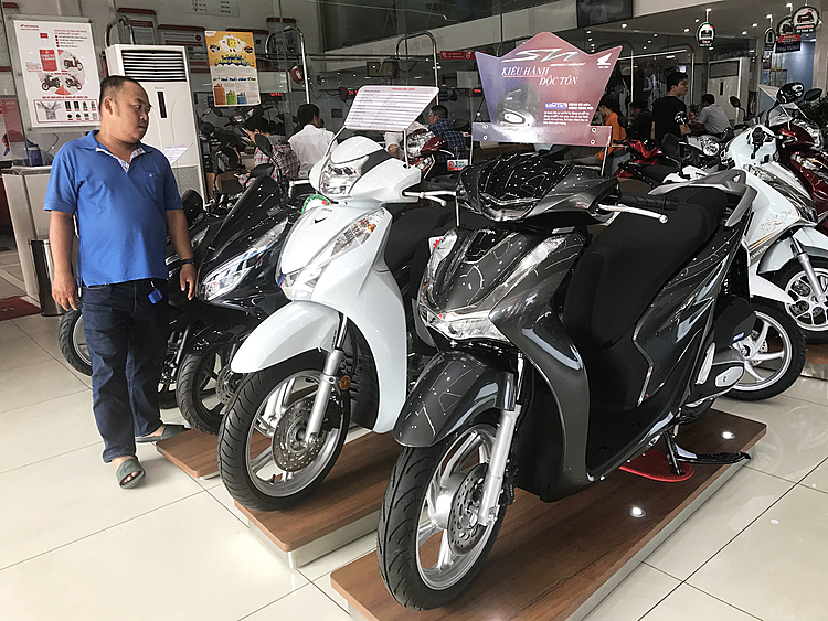 Honda SH bị &lsquo;đội gi&aacute;&rsquo; v&agrave;o những th&aacute;ng cuối năm