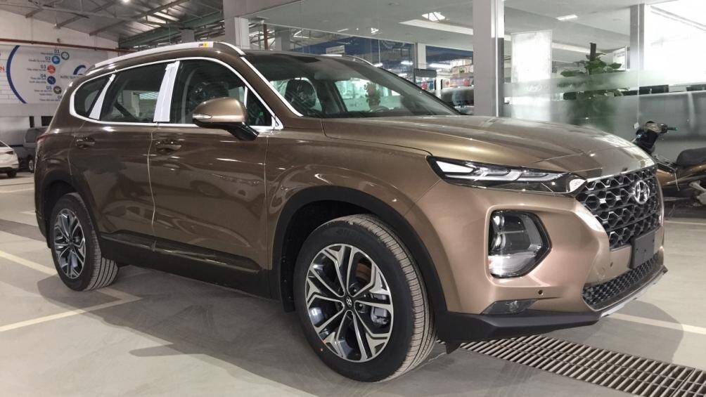 Hyundai SantaFe tiếp tục giảm gi&aacute; &lsquo;sốc&rsquo; dịp cuối năm