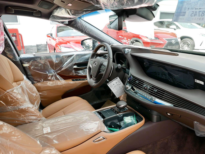 &lsquo;Cận cảnh&rsquo; Lexus LS 500h vừa ra mắt thị trường Việt gi&aacute; gi&aacute; 7,38 tỷ đồng