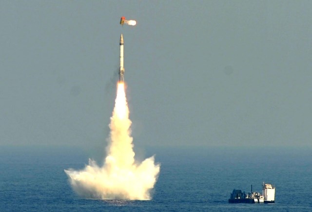 Nirbhay l&agrave; loại t&ecirc;n lửa h&agrave;nh tr&igrave;nh tốc độ cận &acirc;m, &aacute;p dụng m&ocirc; h&igrave;nh sau khi bay l&ecirc;n theo chế độ ph&oacute;ng t&ecirc;n lửa