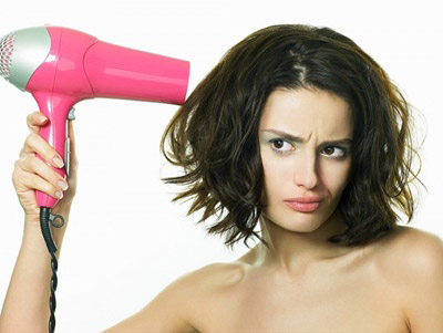 Lựa chọn m&aacute;y sấy t&oacute;c giả rẻ nguy cơ tiềm ẩn nhiều nguy cơ ch&aacute;y nổ