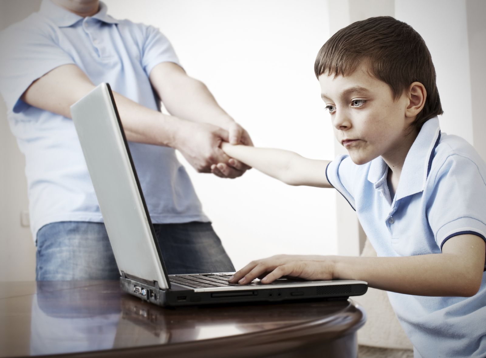 Cảnh b&aacute;o nghiện internet sẽ mắc bệnh t&acirc;m thần. 