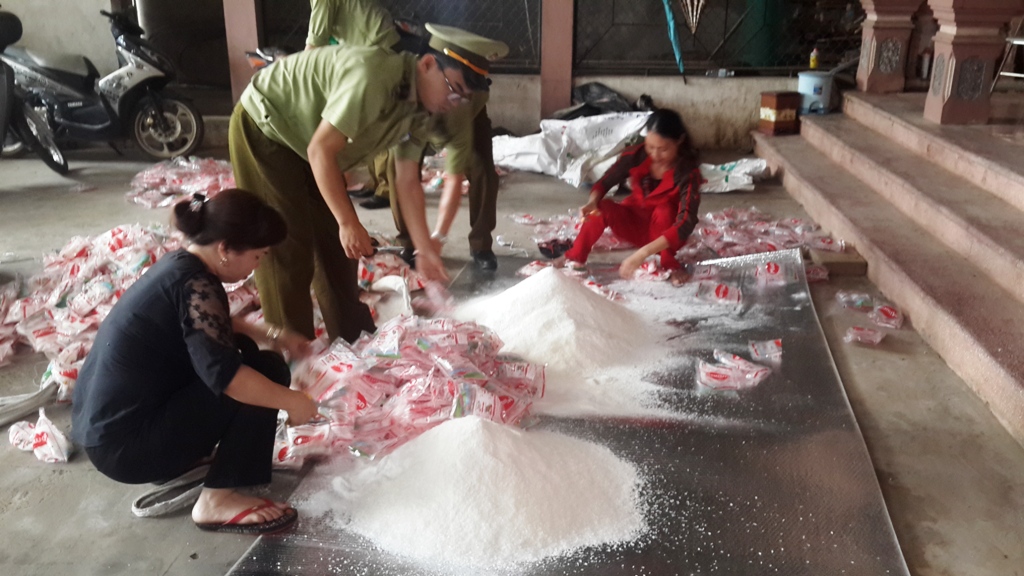 Số lượng m&igrave; ch&iacute;nh bị lực lượng c&ocirc;ng an thu giữ.