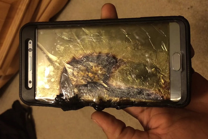 Sự cố điện thoại Galaxy Note7 bị ch&aacute;y do sạc pin đ&atilde; khiến cho h&atilde;ng Samsung gặp nhiều rắc rối. 