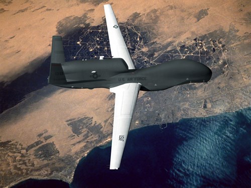 M&aacute;y bay RQ-4 mang trong m&igrave;nh những hiệu năng vượt trội. 