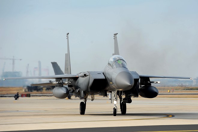 Ti&ecirc;m k&iacute;ch F-15 Eagle l&agrave; chiến đấu cơ thống trị bầu trời suốt hơn 3 thập kỷ của Mỹ. 