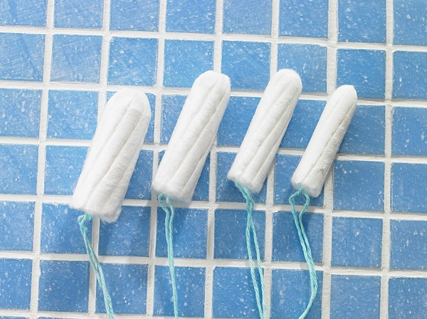 Nguy cơ sốc độc từ băng vệ sinh tampon. 