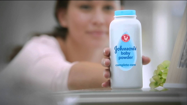 H&atilde;ng Johnson & Johnson phải bồi thường hơn 70 triệu USD cho một phụ nữ bị ung thư. 
