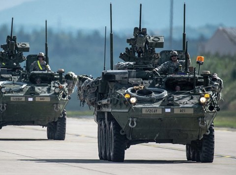 Xe bọc th&eacute;p Stryker Mỹ.