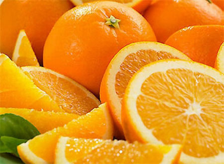 Uống hay ăn cam thế n&agrave;o cho tốt kh&ocirc;ng phải ai cũng biết c&aacute;ch.  