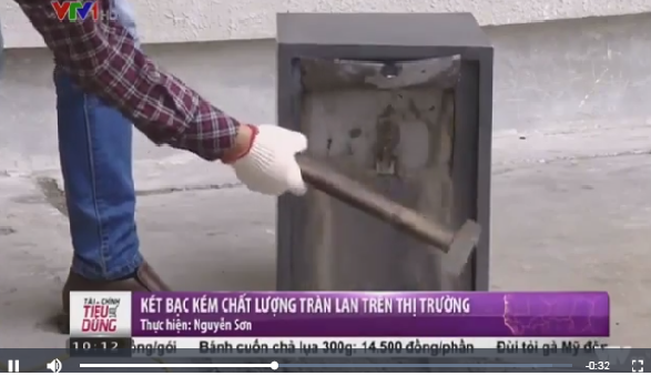 K&eacute;t sắt k&eacute;m chất lượng đục ra to&agrave;n c&aacute;t b&ecirc;n trong. 