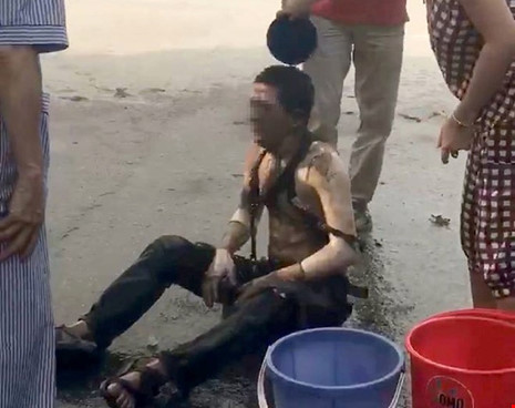 Ngay sau tai nạn, C&ocirc;ng ty Điện lực H&agrave; Đ&ocirc;ng đ&atilde; đưa người bị nạn đi cấp cứu, phối hợp với cơ quan chức năng điều tra sự cố.