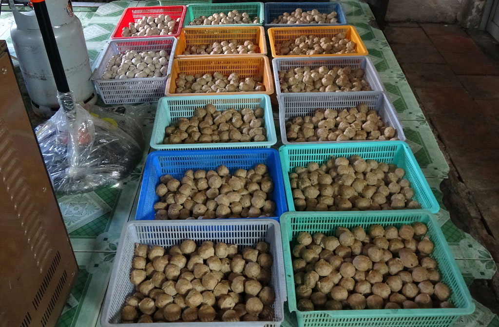 Số lượng b&ograve; vi&ecirc;n được l&agrave;m từ thịt lợn thối. 