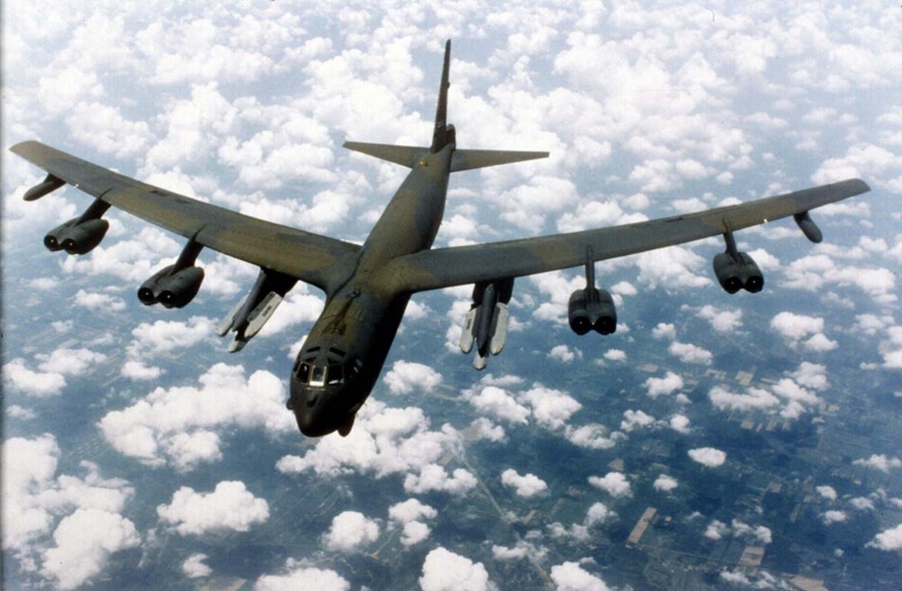 Điều l&agrave;m n&ecirc;n sức mạnh hủy diệt cho m&aacute;y bay n&eacute;m bom gi&agrave; cỗi Tu-95MS ch&iacute;nh l&agrave; t&ecirc;n lửa Kh-101 v&agrave; Kh-102. 