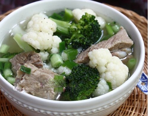Nếu trong giai đoạn đầu phụ nữ mang thai ăn nhiều sup lơ c&oacute; nguy cơ sảy thai.