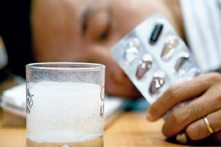 Nguy cơ ung thư gan v&igrave; thuốc giải rượu. Ảnh minh họa
