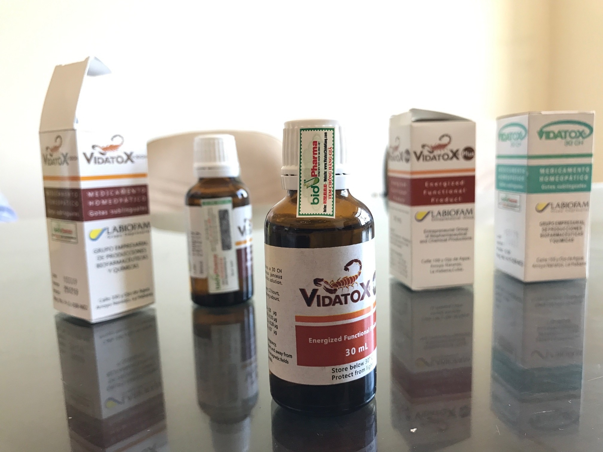 Vidatox l&agrave; sản phẩm được chiết xuất từ nọc bọ cạp xanh được rao b&aacute;n tr&agrave;n lan tr&ecirc;n thị trường. Ảnh: C&ocirc;ng Thương 