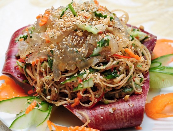 Sứa chứa nhiều chất độc c&oacute; thể g&acirc;y tử vong nếu ăn m&oacute;n gỏi n&agrave;y. Ảnh minh họa