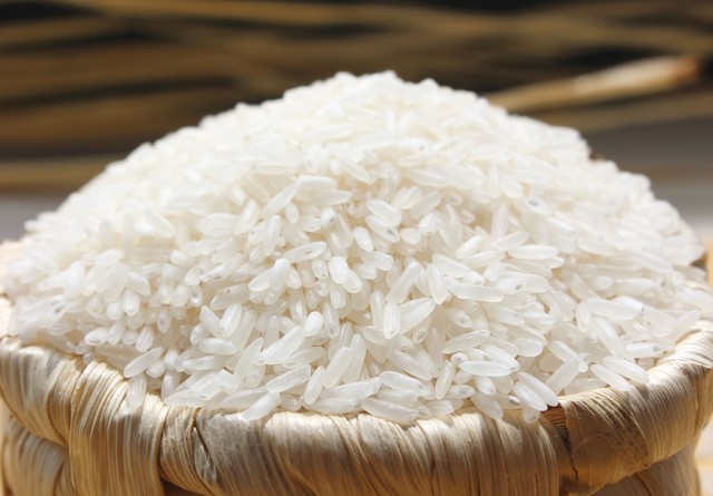 Gạo giả cũng được Trung Quốc l&agrave;m một c&aacute;ch tinh vi từ nhựa. Ảnh minh họa 