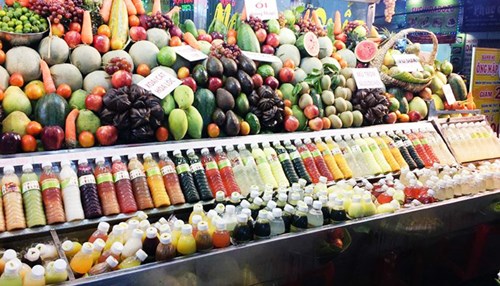Nước &eacute;p hoa quả cũng l&agrave; một trong những m&oacute;n ăn dễ g&acirc;y mất vệ sinh 13Win OKVIP Cá cược bóng đá tại lễ hội. Ảnh minh họa 