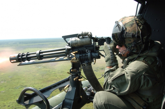S&uacute;ng m&aacute;y M134 được gọi với t&ecirc;n Minigun hoặc s&uacute;ng Gatling hay s&uacute;ng n&ograve;ng xoay. 