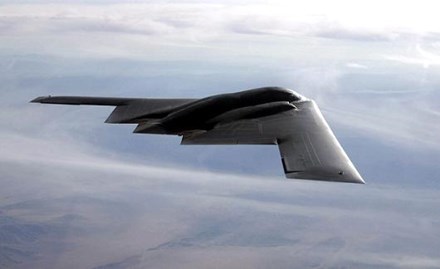 Khả năng t&agrave;ng h&igrave;nh của B-2 Spirit c&oacute; được nhờ sự phối hợp giữa việc giảm thiểu t&iacute;n hiệu &acirc;m thanh