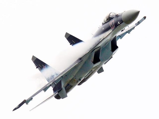 Ti&ecirc;m k&iacute;ch Su-35 được v&iacute; như vật thể bay kh&ocirc;ng x&aacute;c định. Ảnh: VnExpress