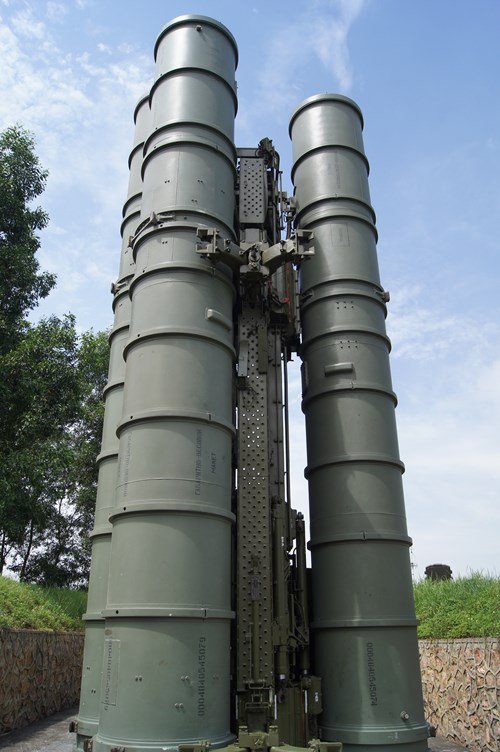 Hệ thống t&ecirc;n lửa S-300PMU1 l&agrave; loại kh&iacute; t&agrave;i thuộc thế hệ mới, hiện đại tr&ecirc;n thế giới. Ảnh: Tiền Phong 