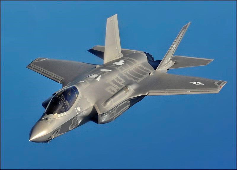  Mỗi chiếc ti&ecirc;m k&iacute;ch F-35 c&oacute; thể mang theo khoảng 8.000 kg đạn dược. Ảnh: Zing News