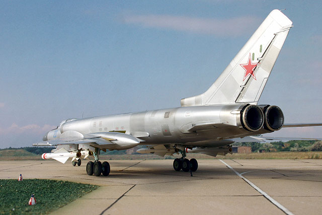 Ti&ecirc;m k&iacute;ch Tu-128 cho tốc độ tối đa 1.920 km/h, tầm hoạt động 2.565 km. Ảnh: Tr&iacute; Thức Trẻ