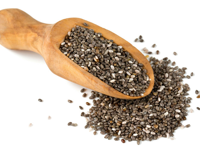 N&ecirc;n cẩn trọng khi ăn hạt chia kh&ocirc;. Ảnh minh họa